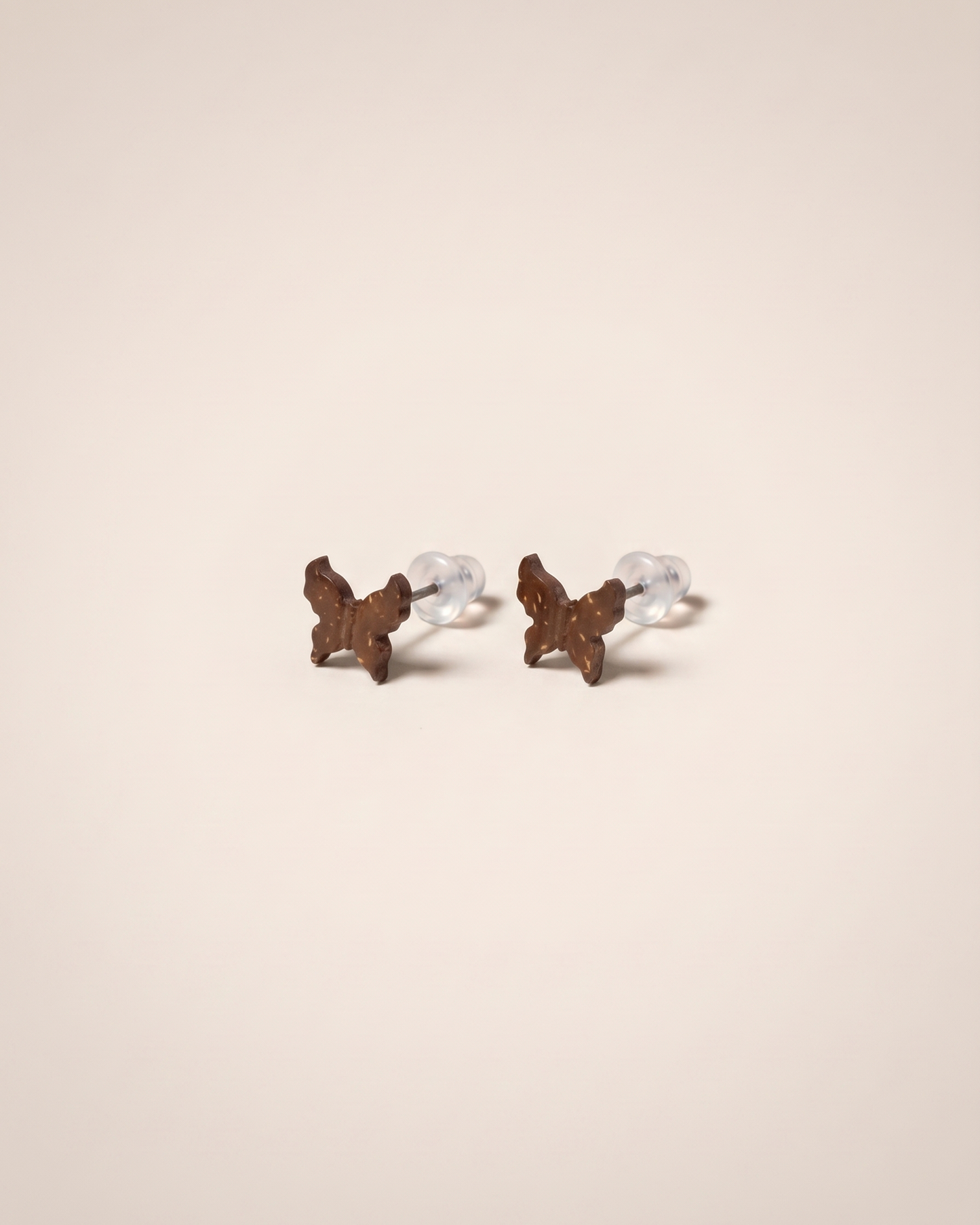 Boutons d'oreilles en coquille de noix de coco naturelle