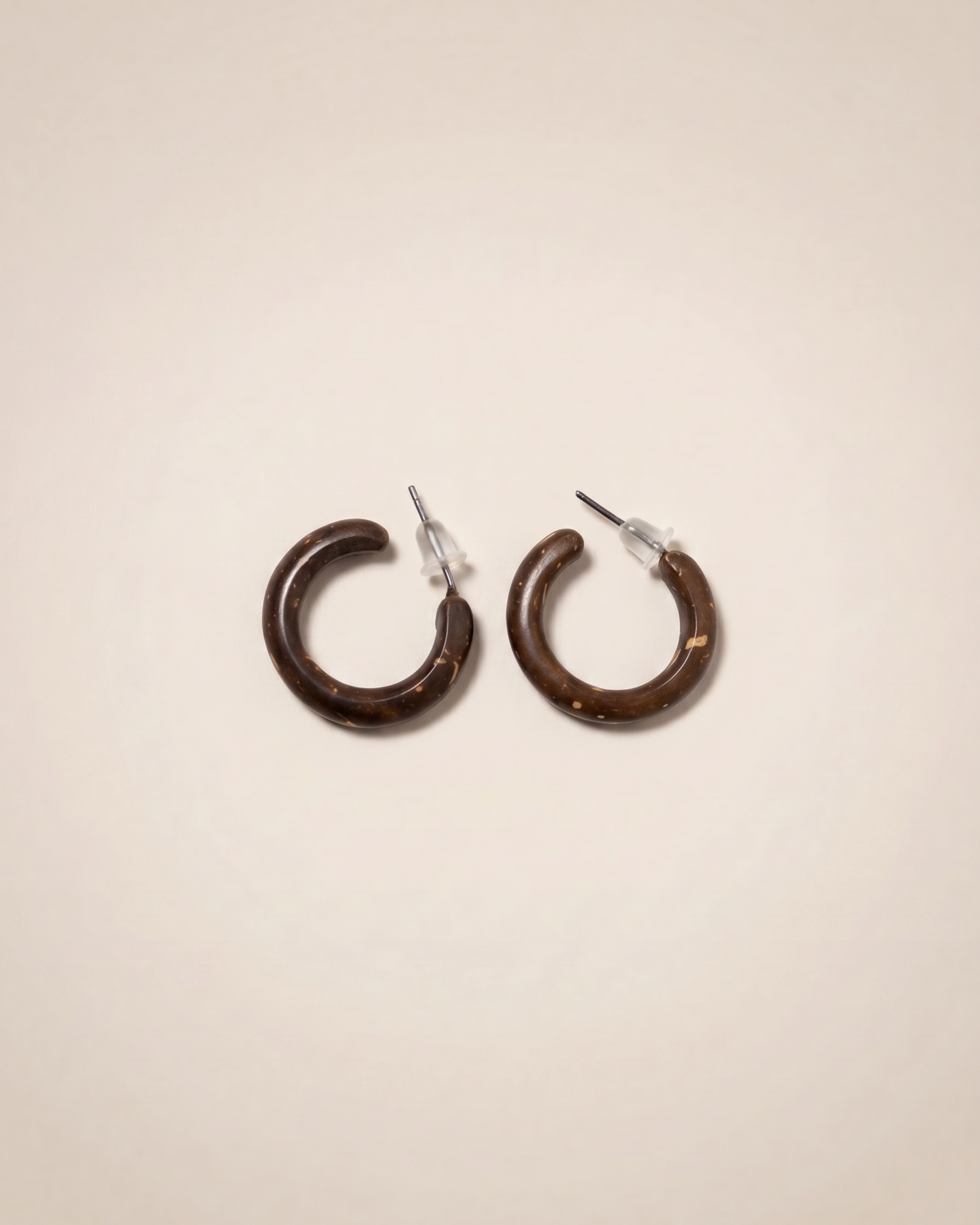 Clous d'oreilles en coquille de noix de coco naturelle